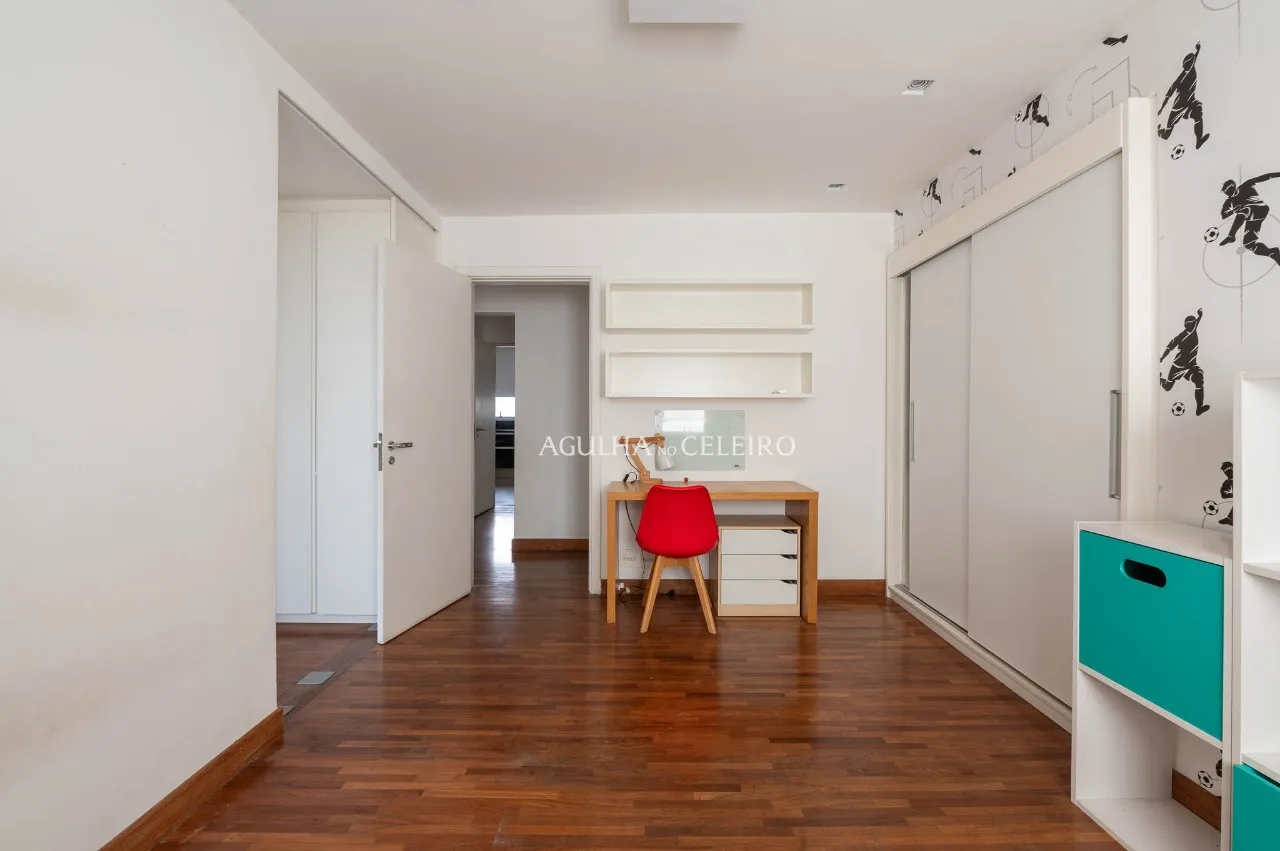 Um clássico do Itaim Bibi, onde elegância, espaço e localização se encontram – 21345