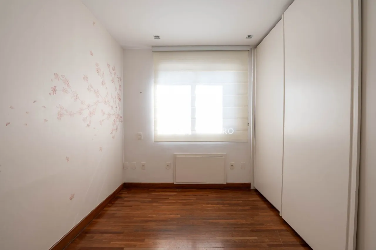 Um clássico do Itaim Bibi, onde elegância, espaço e localização se encontram – 21345