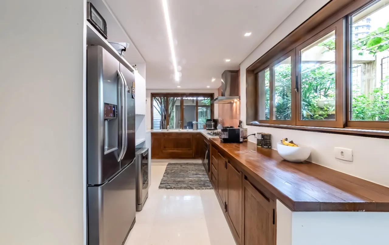 Casa de vila reformada com jardim e solarium em rua tranquila, no miolo da Vila Madalena. – 21624