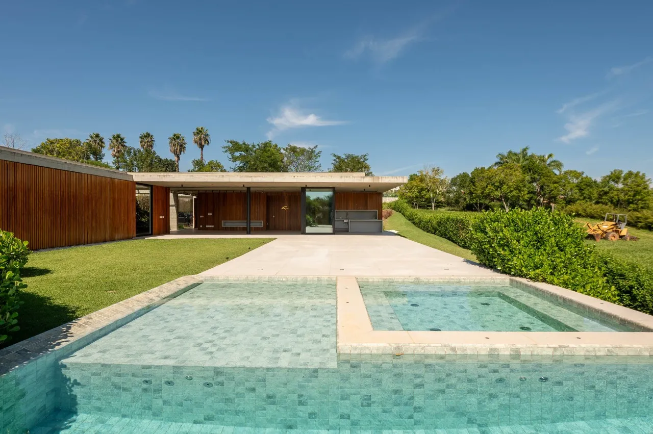 Arquitetura contemporânea integrada à natureza – 21872