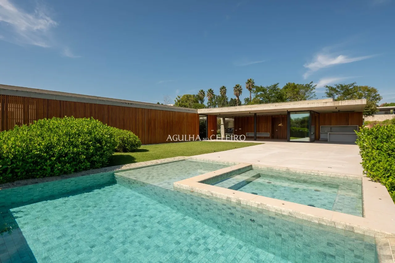 Arquitetura contemporânea integrada à natureza – 21872