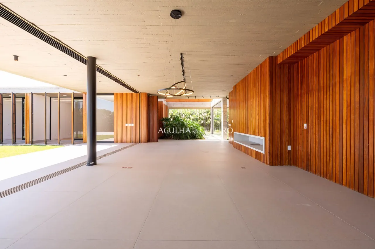 Arquitetura contemporânea integrada à natureza – 21872