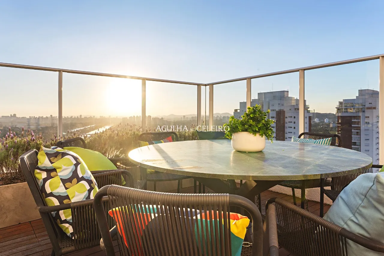 Cobertura com vista 360 espetacular no Alto de Pinheiros – 21983
