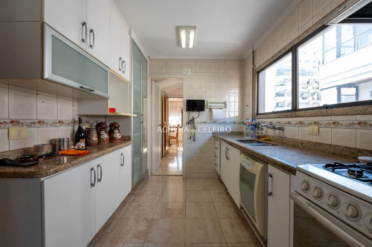 Cobertura com 320m2 e vista livre no Jardim América – 22158
