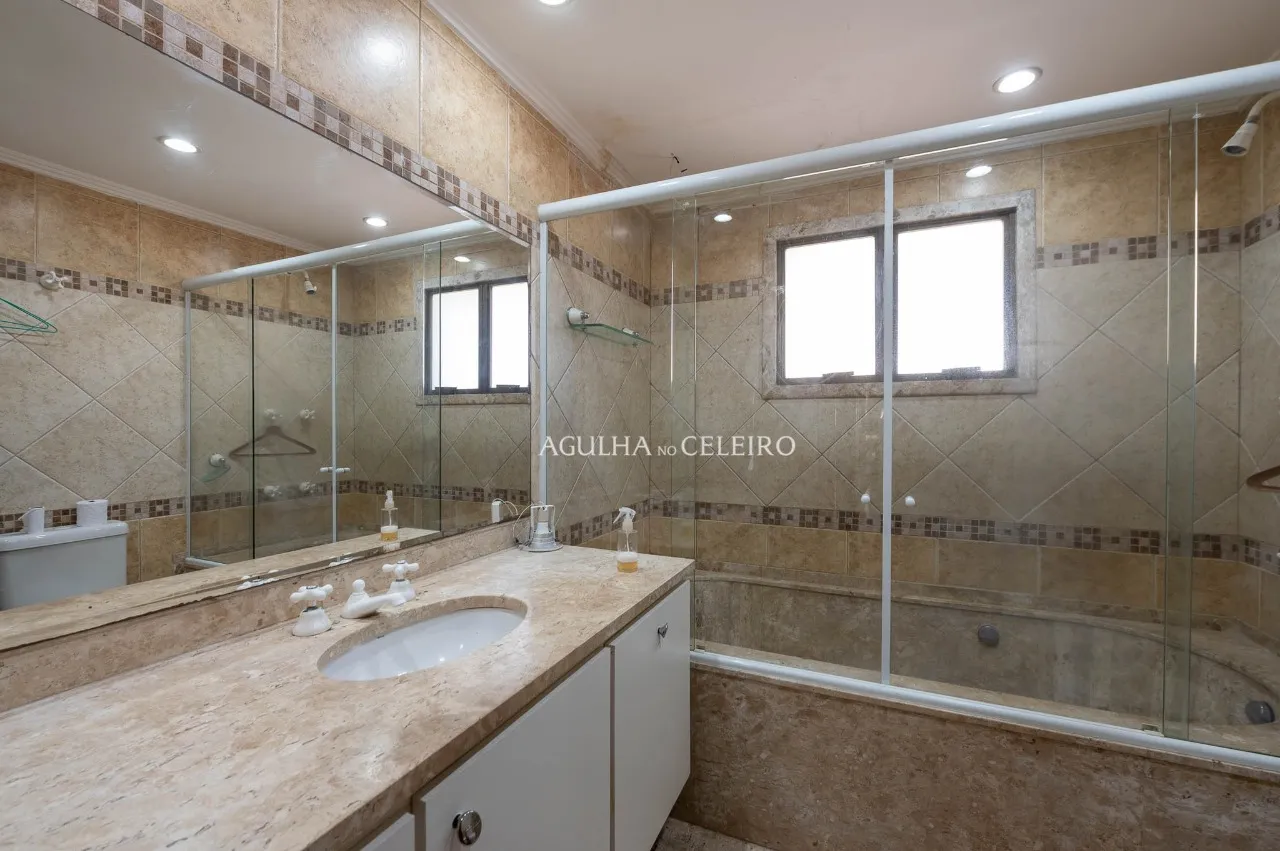 Cobertura com 320m2 e vista livre no Jardim América – 22158