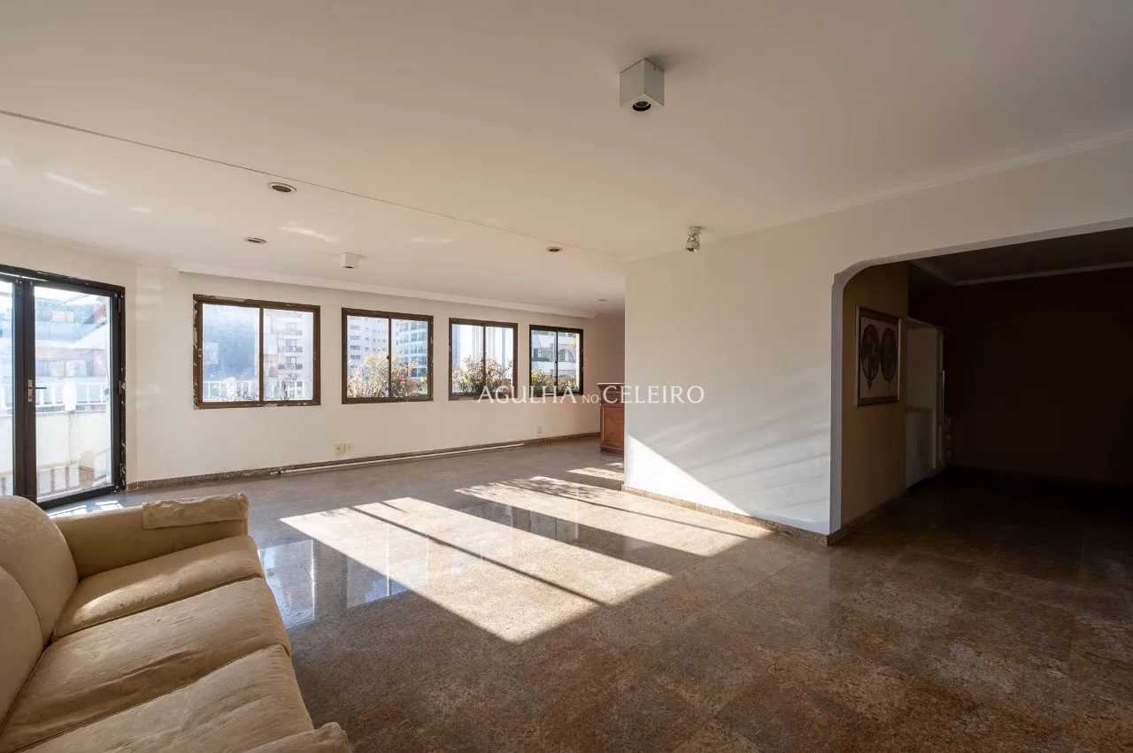 Cobertura com 320m2 e vista livre no Jardim América – 22158