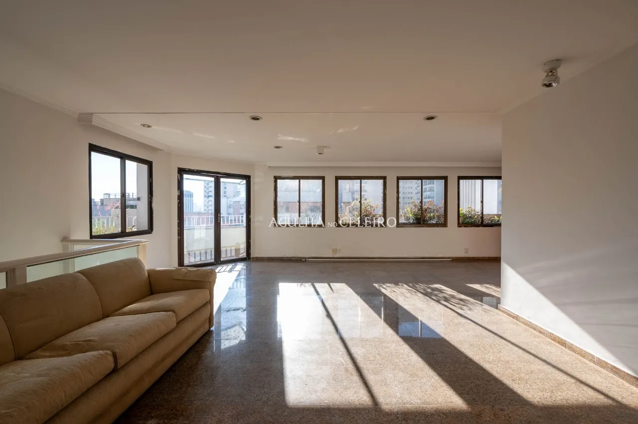 Cobertura com 320m2 e vista livre no Jardim América – 22158
