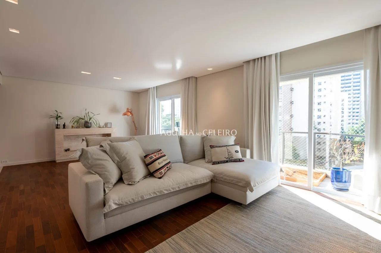 Apartamento com muita luz natural todo reformado à venda na Vila Nova Conceição – 22203