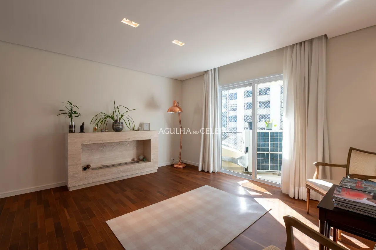 Apartamento com muita luz natural todo reformado à venda na Vila Nova Conceição – 22203