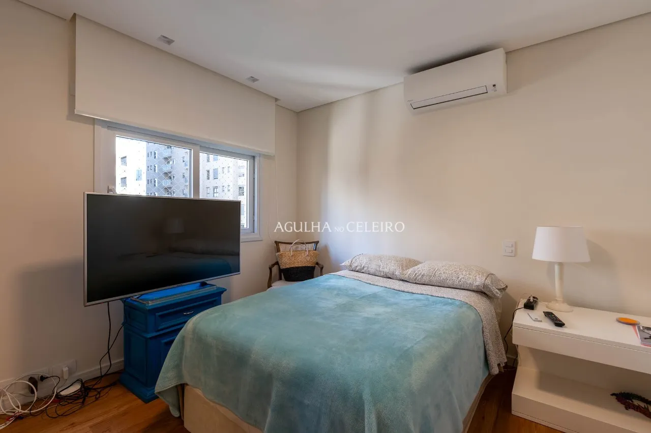 Apartamento com muita luz natural todo reformado à venda na Vila Nova Conceição – 22203