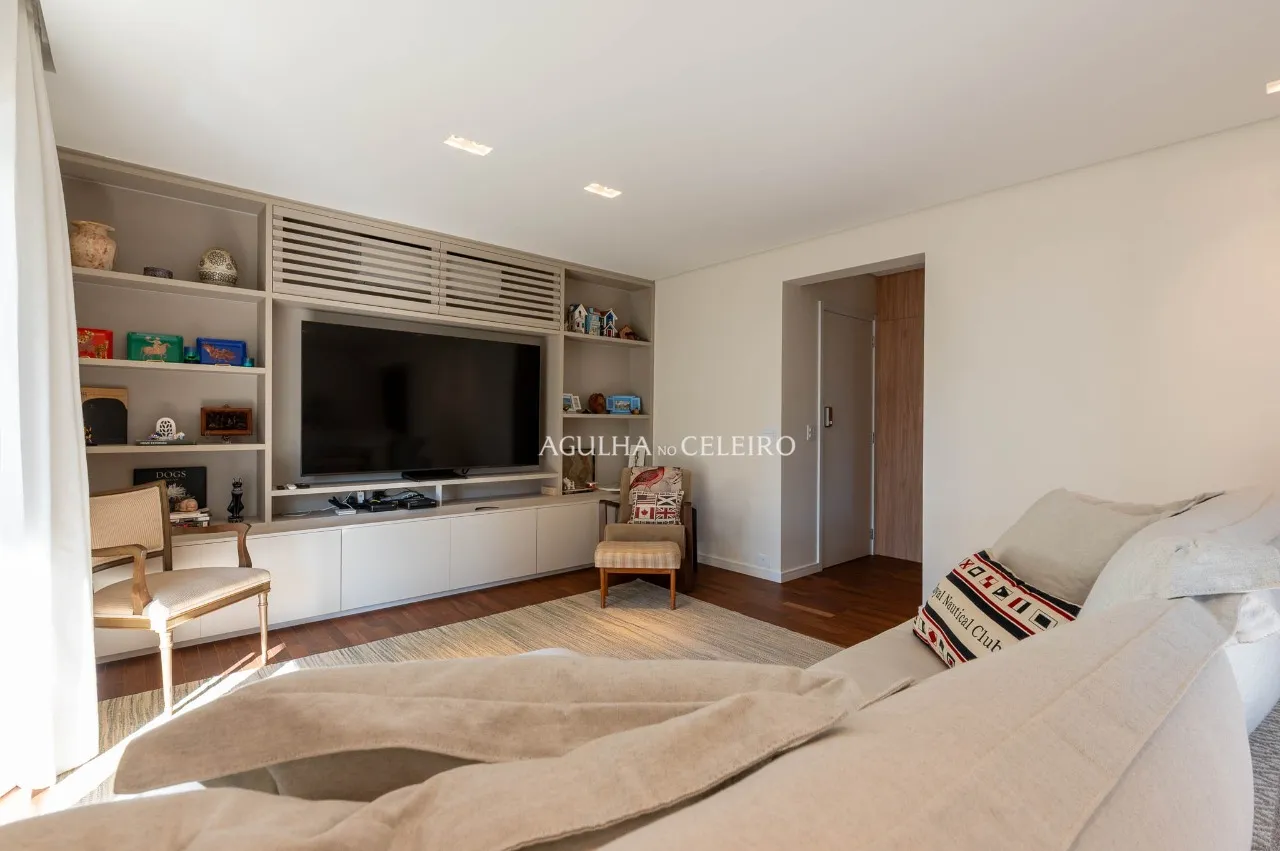 Apartamento com muita luz natural todo reformado à venda na Vila Nova Conceição – 22203