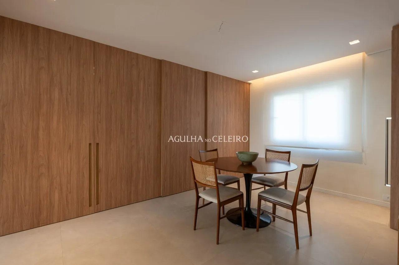 Apartamento com muita luz natural todo reformado à venda na Vila Nova Conceição – 22203