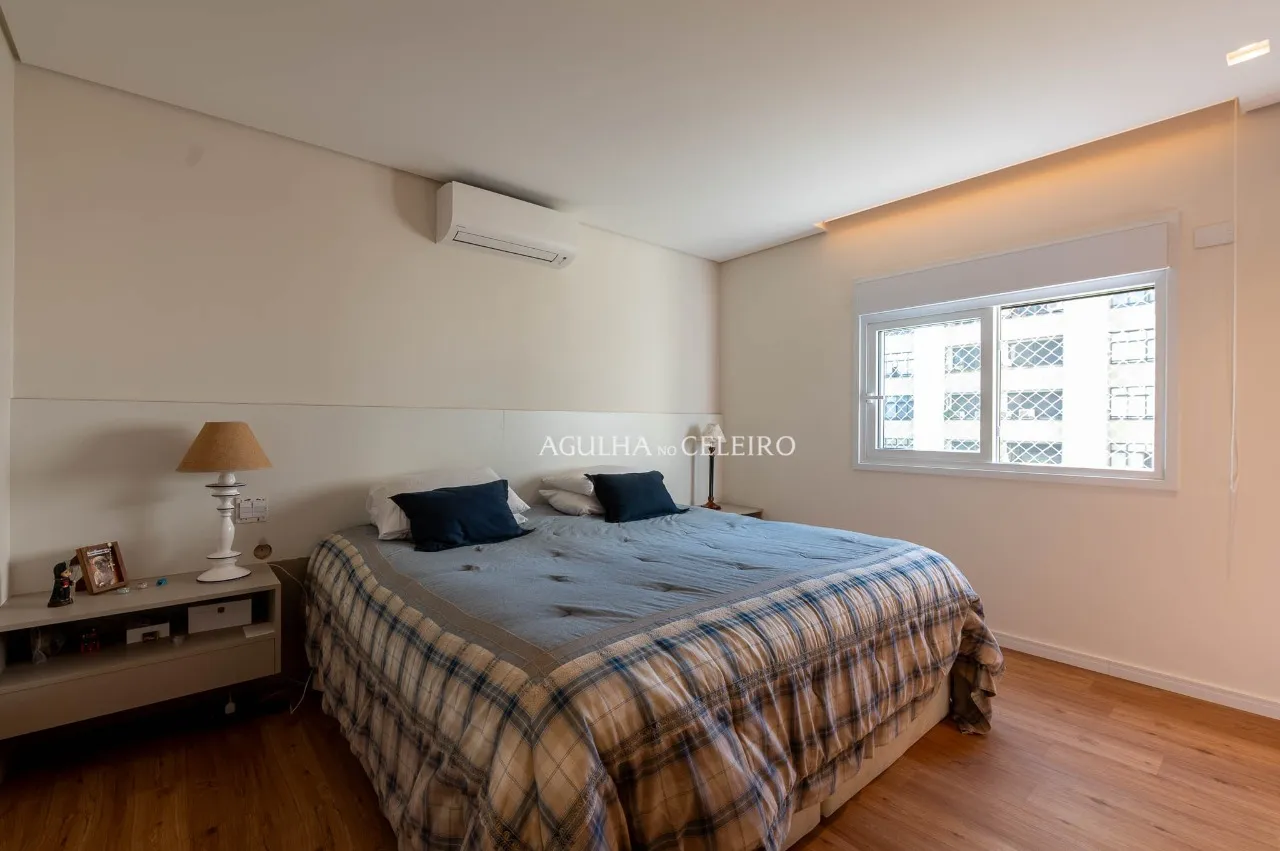 Apartamento com muita luz natural todo reformado à venda na Vila Nova Conceição – 22203