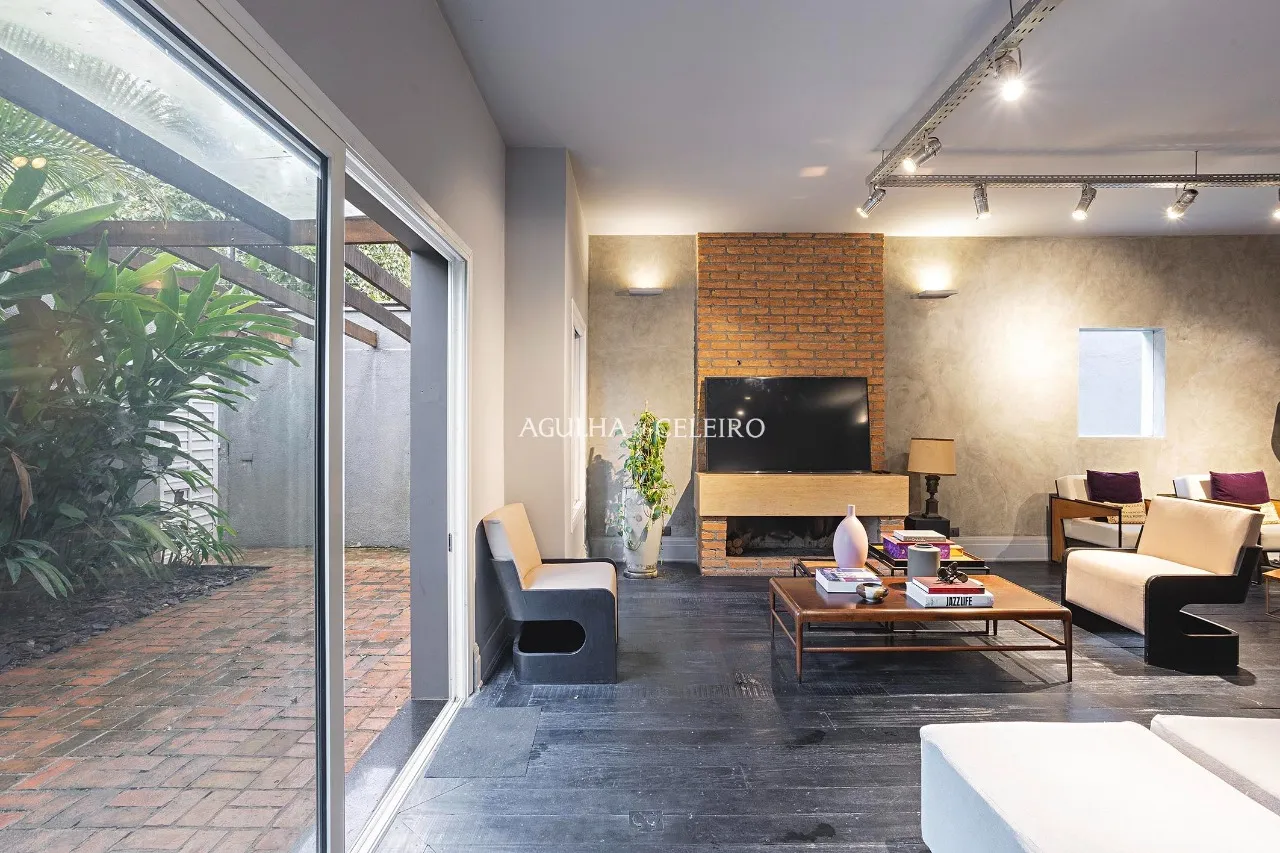 Charme e elegância para viver com conforto no Jardim Europa. – 22240