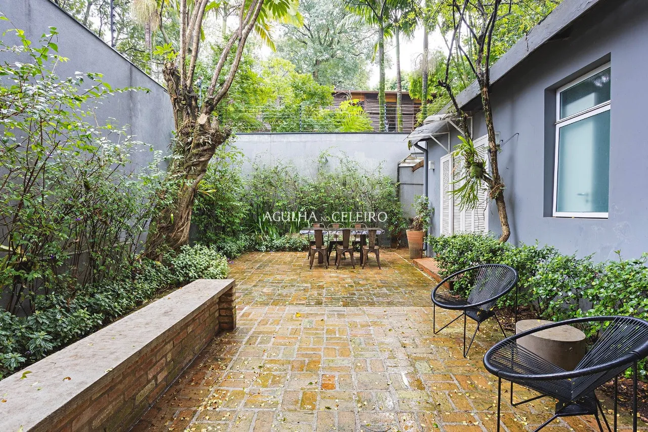 Charme e elegância para viver com conforto no Jardim Europa. – 22240