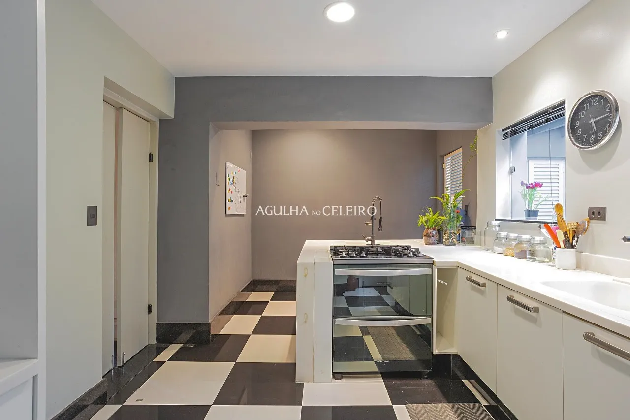 Charme e elegância para viver com conforto no Jardim Europa. – 22240