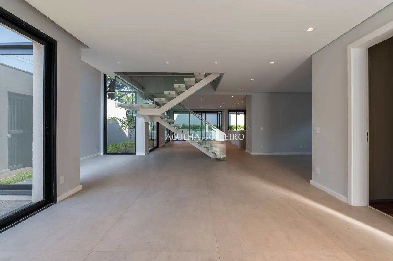 Casa Nova de Alto Padrão em Frente ao Clube Monte Líbano – 22252