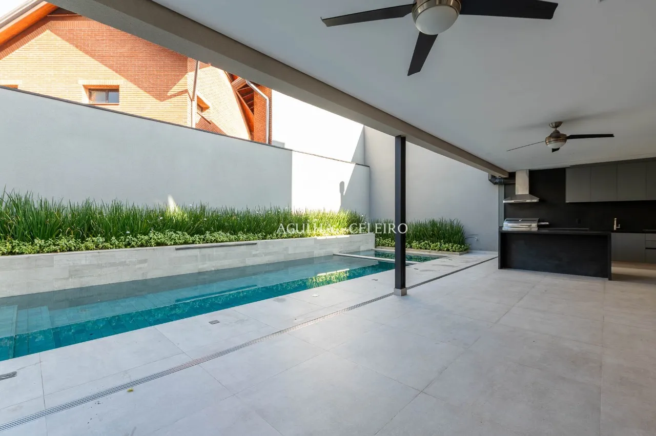 Casa Nova de Alto Padrão em Frente ao Clube Monte Líbano – 22252