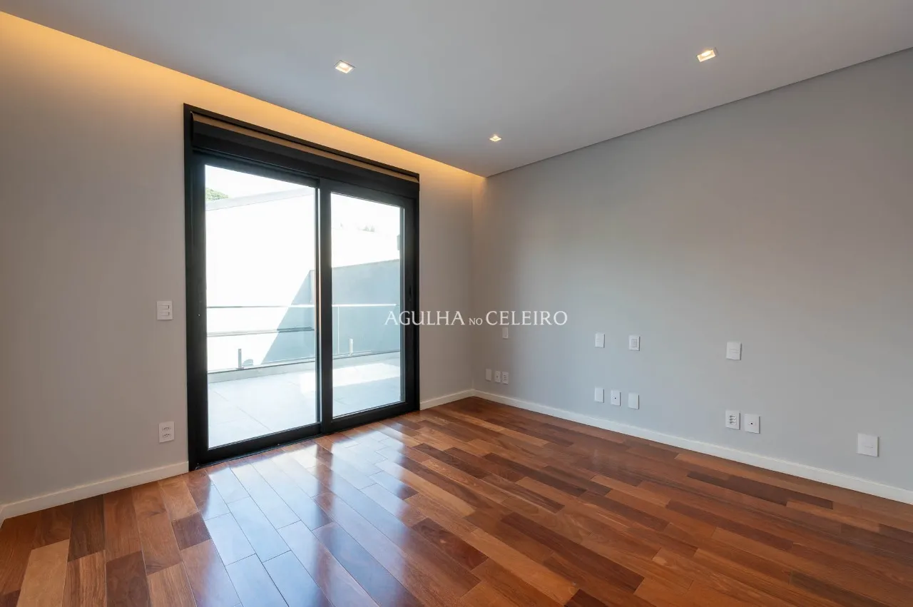 Casa Nova de Alto Padrão em Frente ao Clube Monte Líbano – 22252