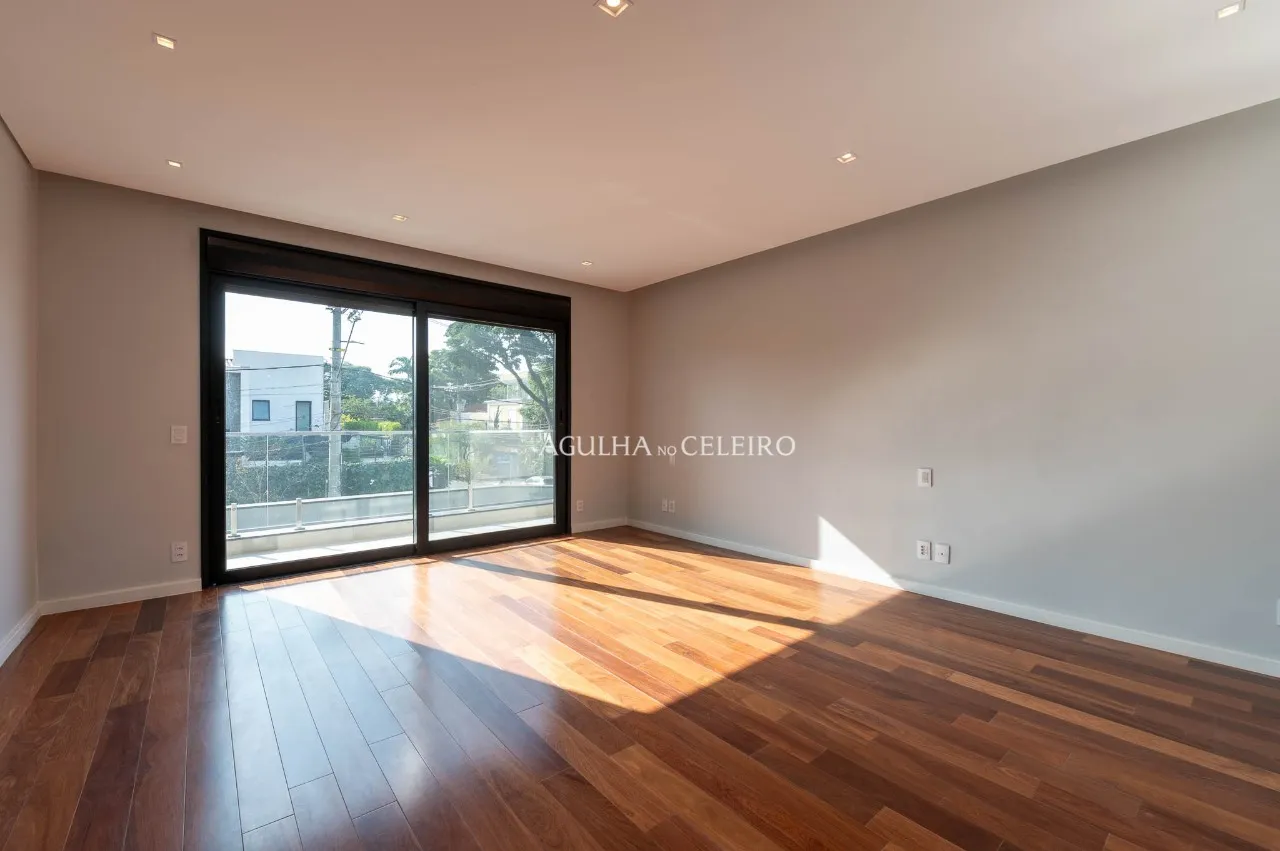 Casa Nova de Alto Padrão em Frente ao Clube Monte Líbano – 22252