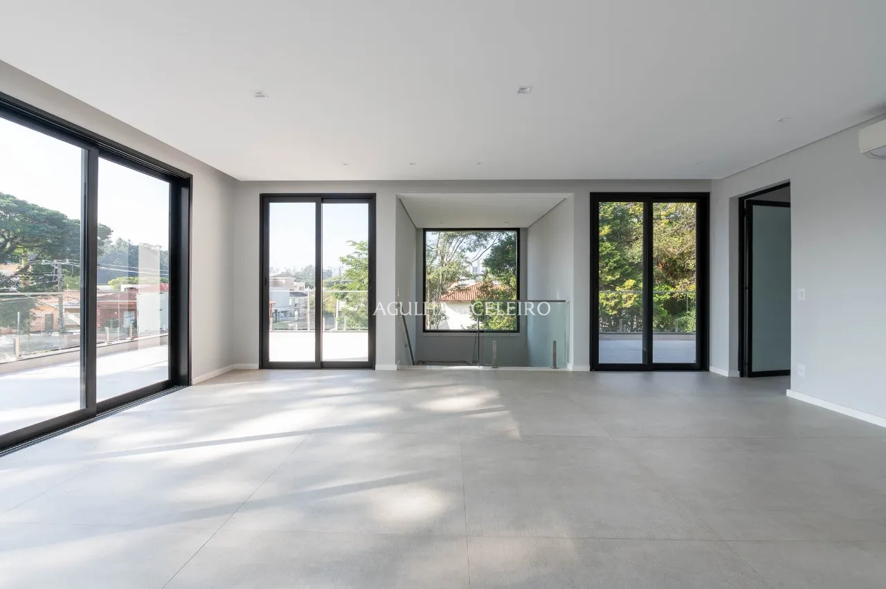Casa Nova de Alto Padrão em Frente ao Clube Monte Líbano – 22252