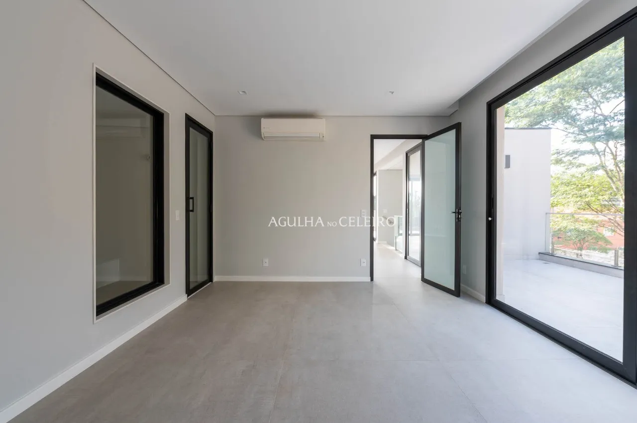 Casa Nova de Alto Padrão em Frente ao Clube Monte Líbano – 22252