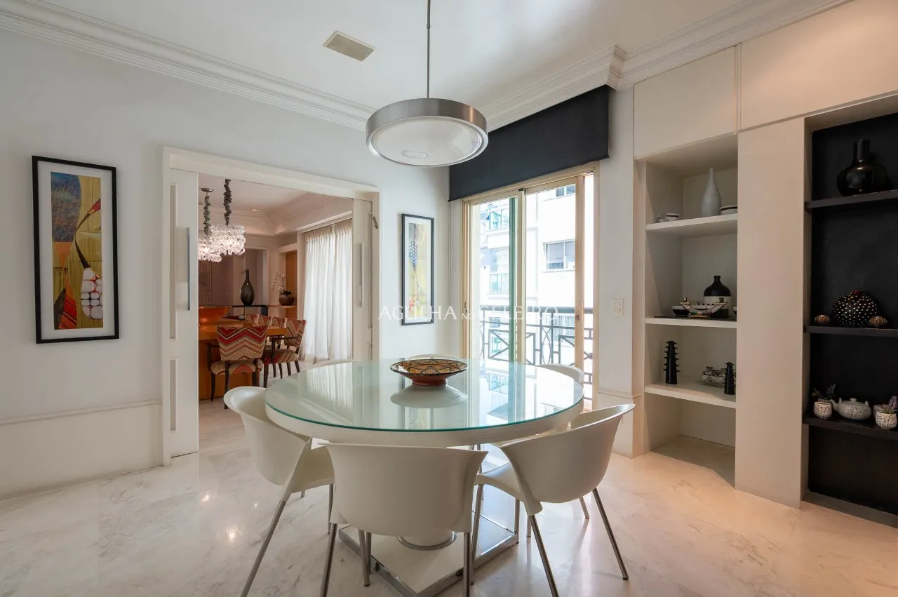 Amplitude, elegância e localização privilegiada. – 22296