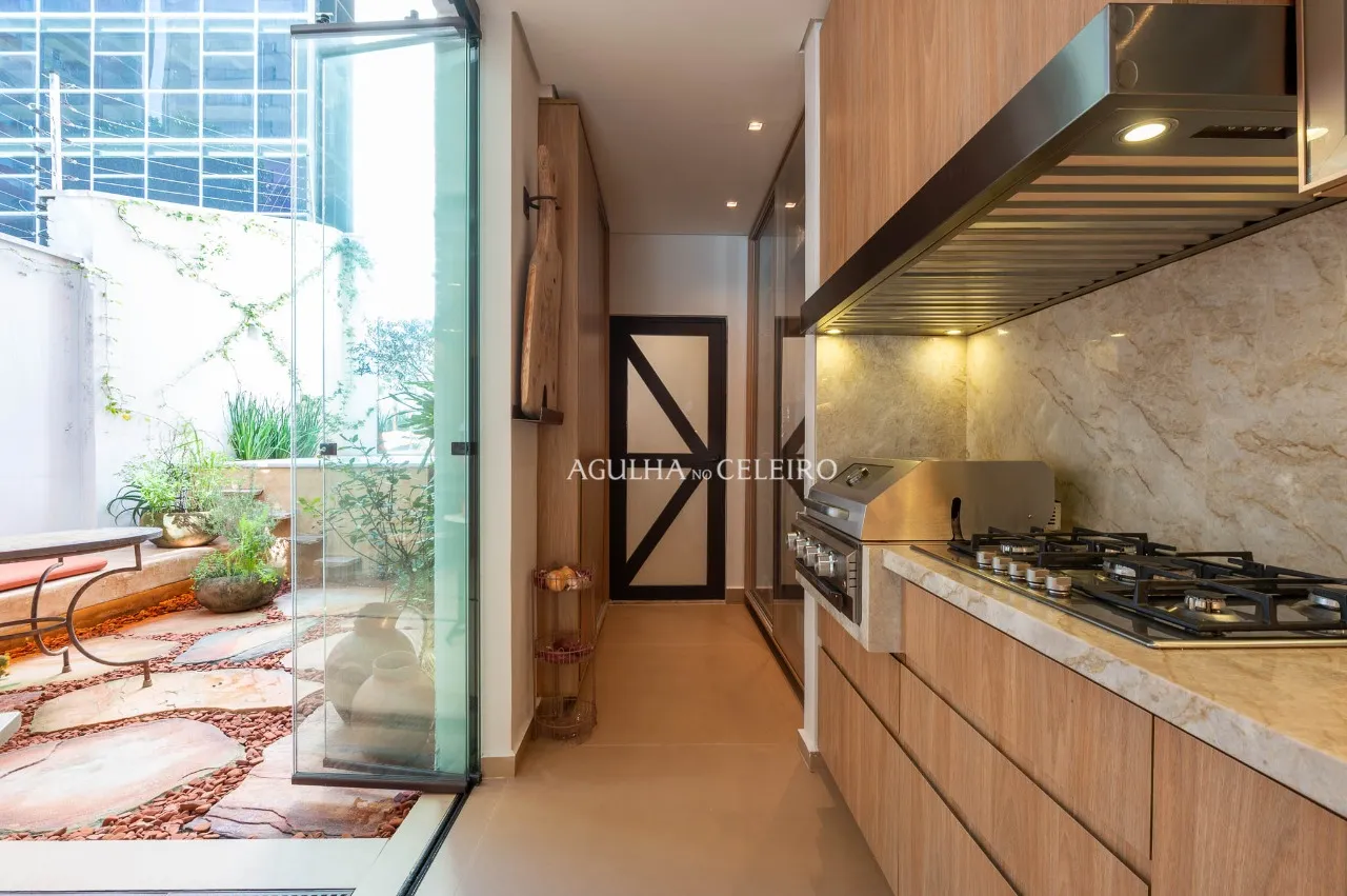 Casa de vila encantadora à venda no Itaim Bibi. – 22300