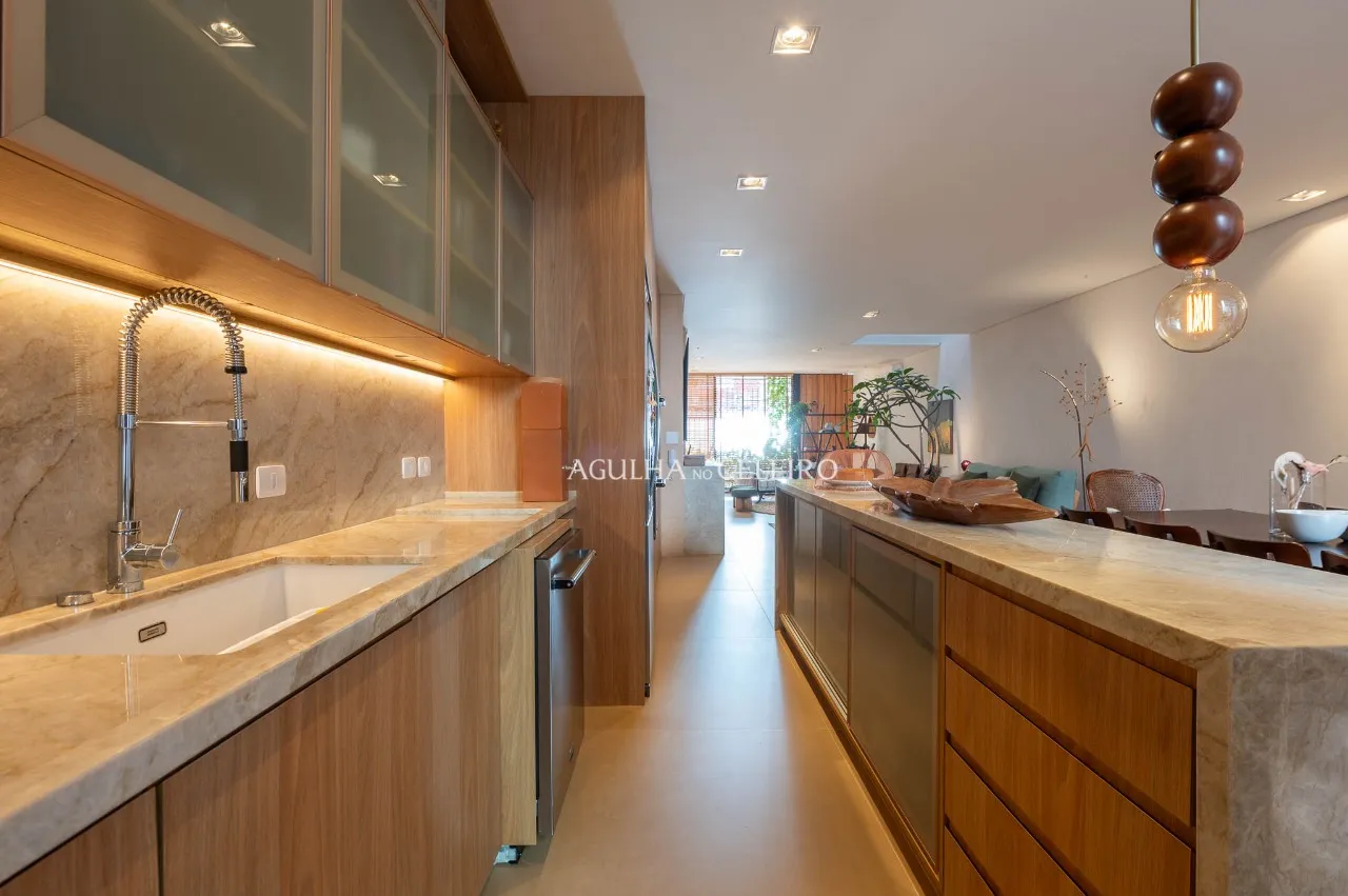 Casa de vila encantadora à venda no Itaim Bibi. – 22300