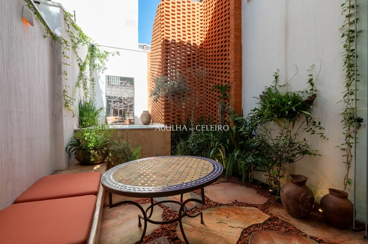 Casa de vila encantadora à venda no Itaim Bibi. – 22300