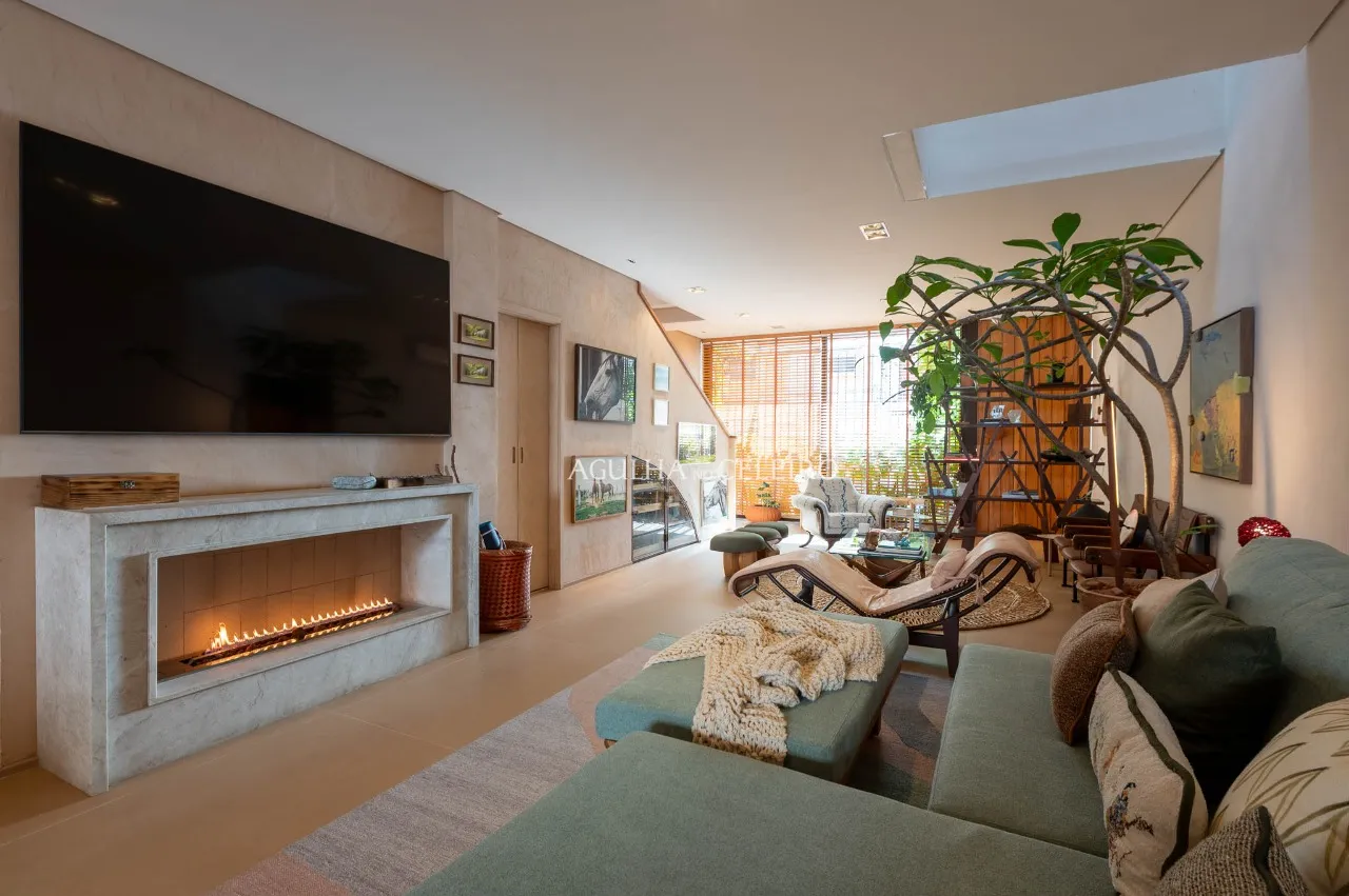Casa de vila encantadora à venda no Itaim Bibi. – 22300