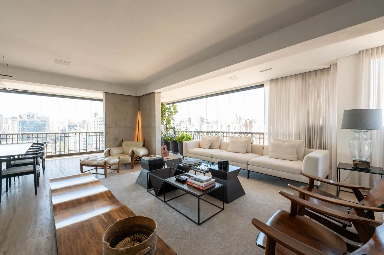 Apartamento com 3 suítes e 4 vagas próximo à Rua Clodomiro Amazonas – 22310