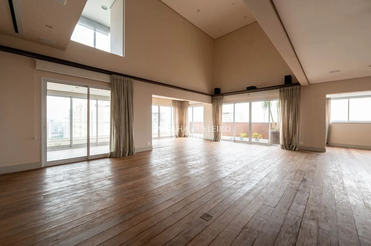 Cobertura com piscina privativa e vista panorâmica no Campo Belo. – 22340
