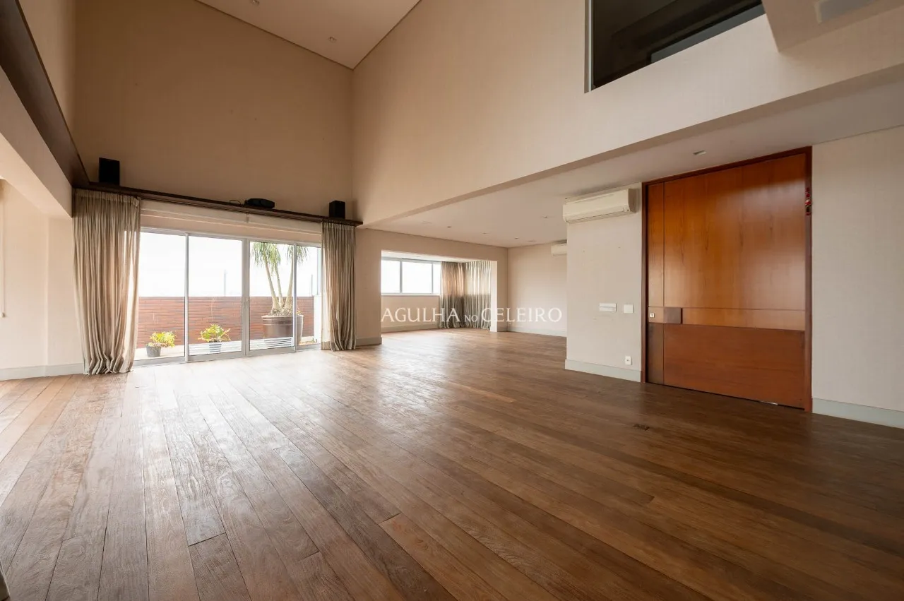 Cobertura com piscina privativa e vista panorâmica no Campo Belo. – 22340