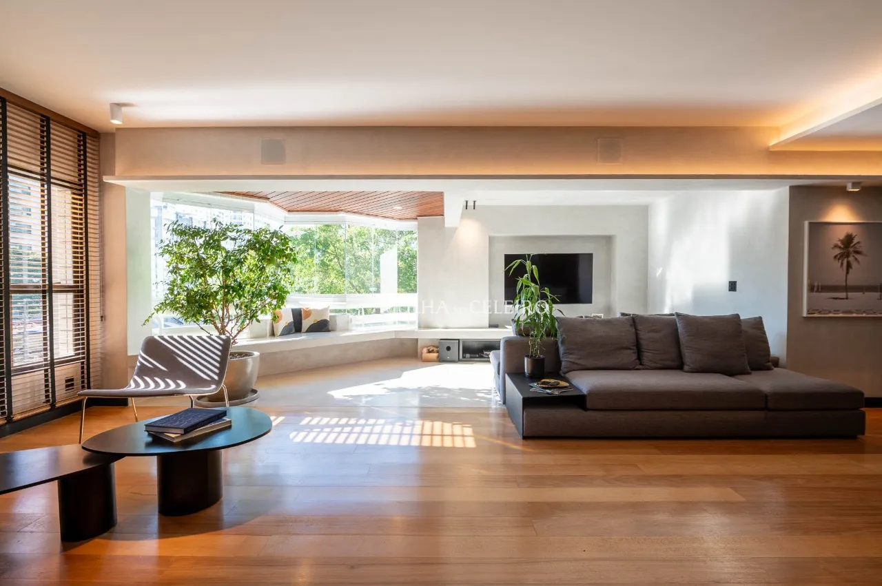 Apartamento Amplo, Iluminado e Bem Localizado – 22349