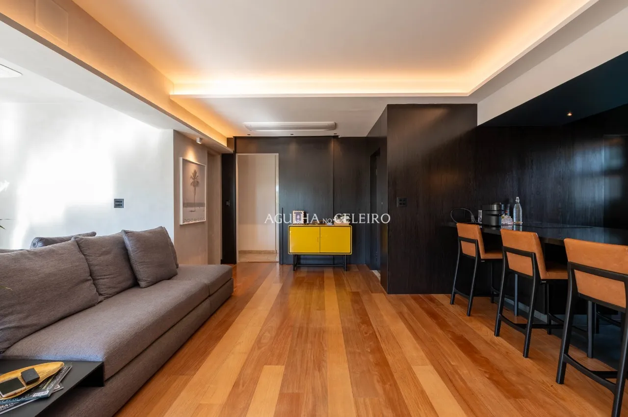 Apartamento Amplo, Iluminado e Bem Localizado – 22349