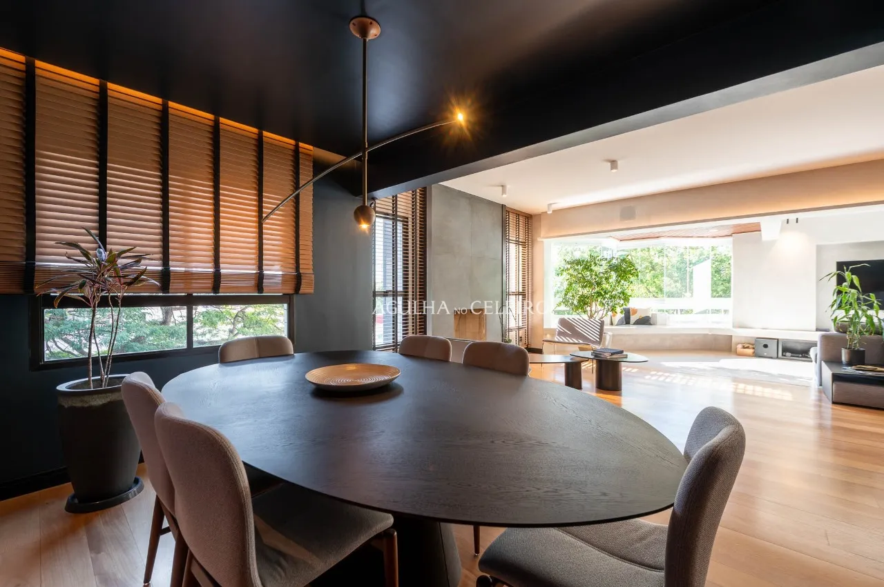 Apartamento Amplo, Iluminado e Bem Localizado – 22349