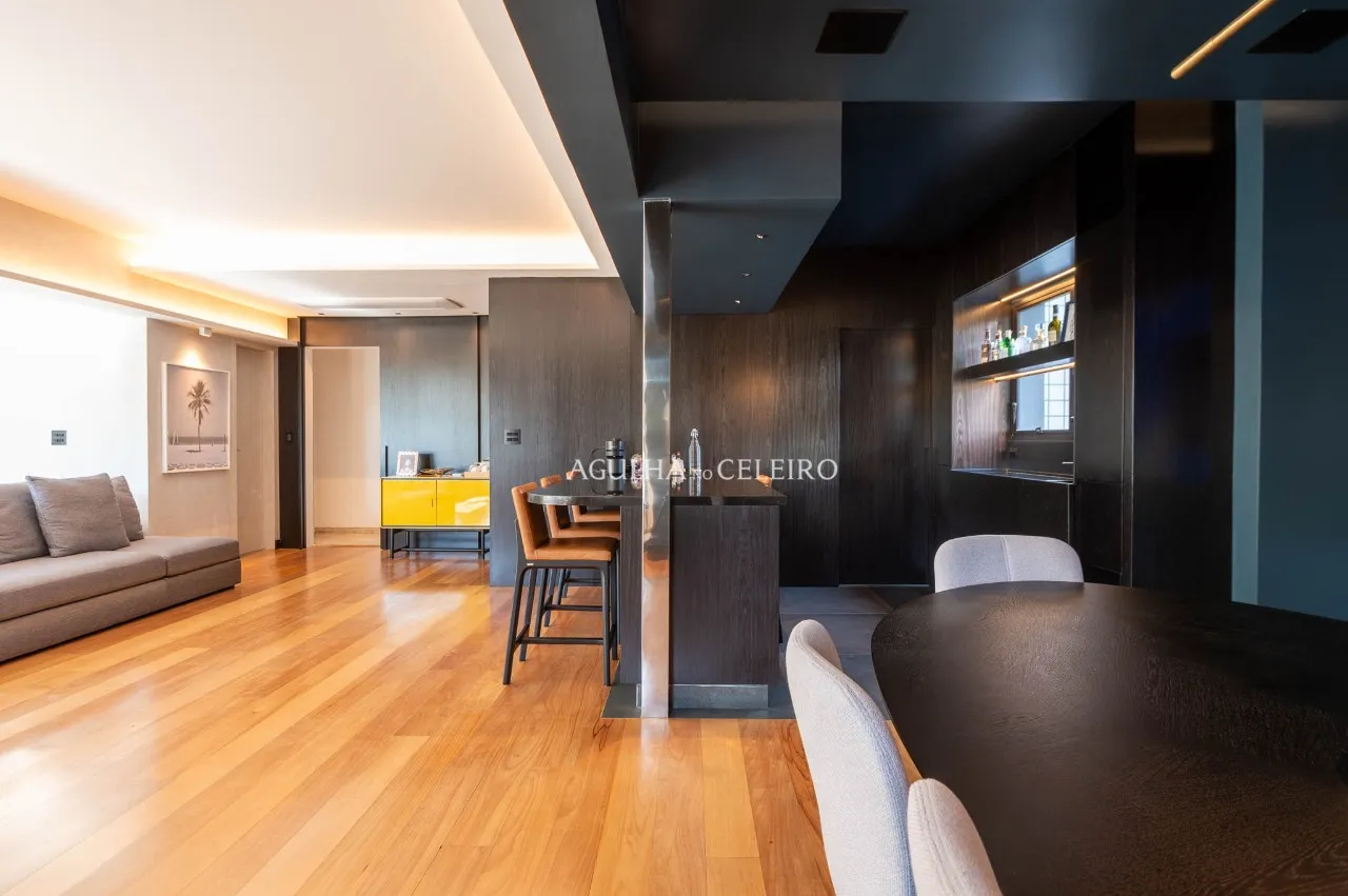 Apartamento Amplo, Iluminado e Bem Localizado – 22349