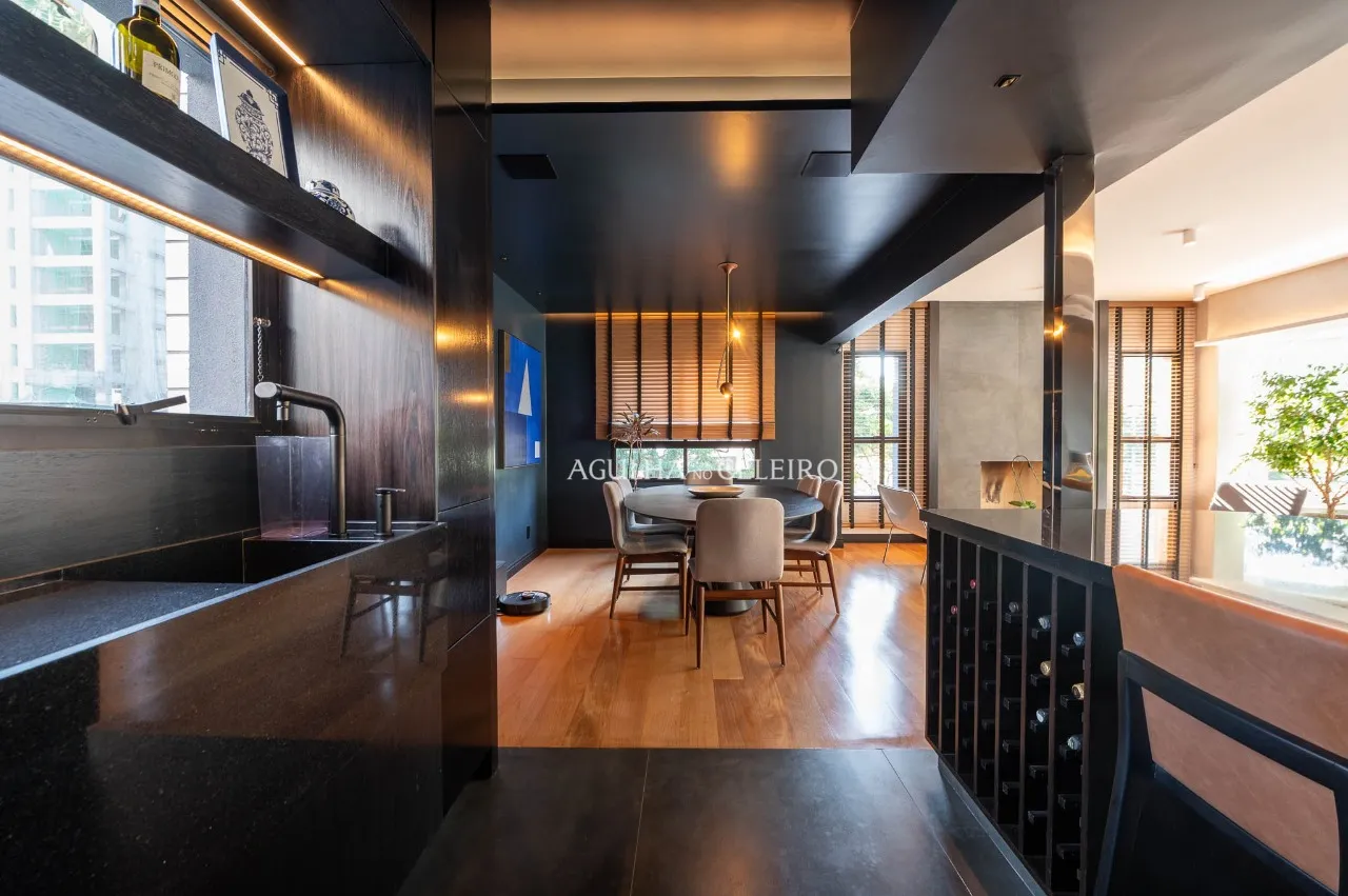 Apartamento Amplo, Iluminado e Bem Localizado – 22349