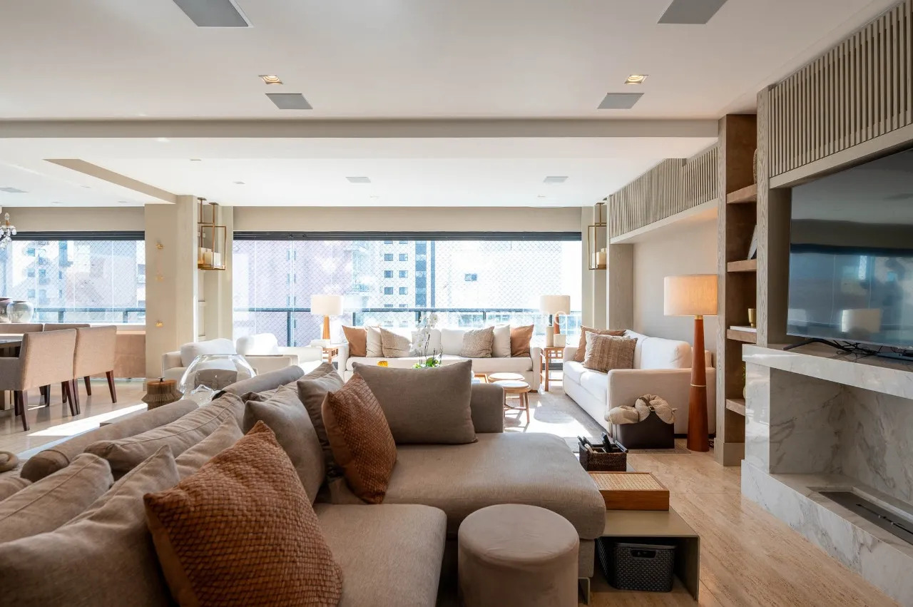 Apartamento reformado em Moema – 22350