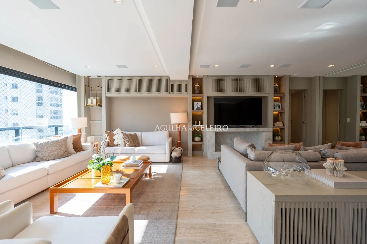 Apartamento reformado em Moema – 22350