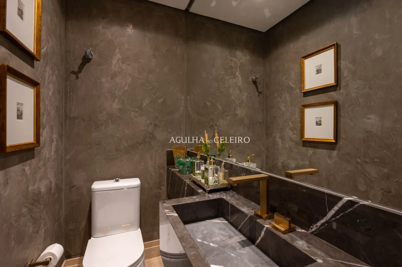 Apartamento reformado em Moema – 22350
