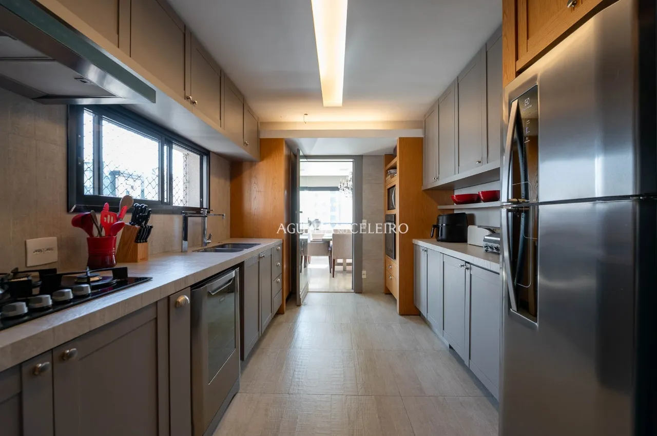 Apartamento reformado em Moema – 22350