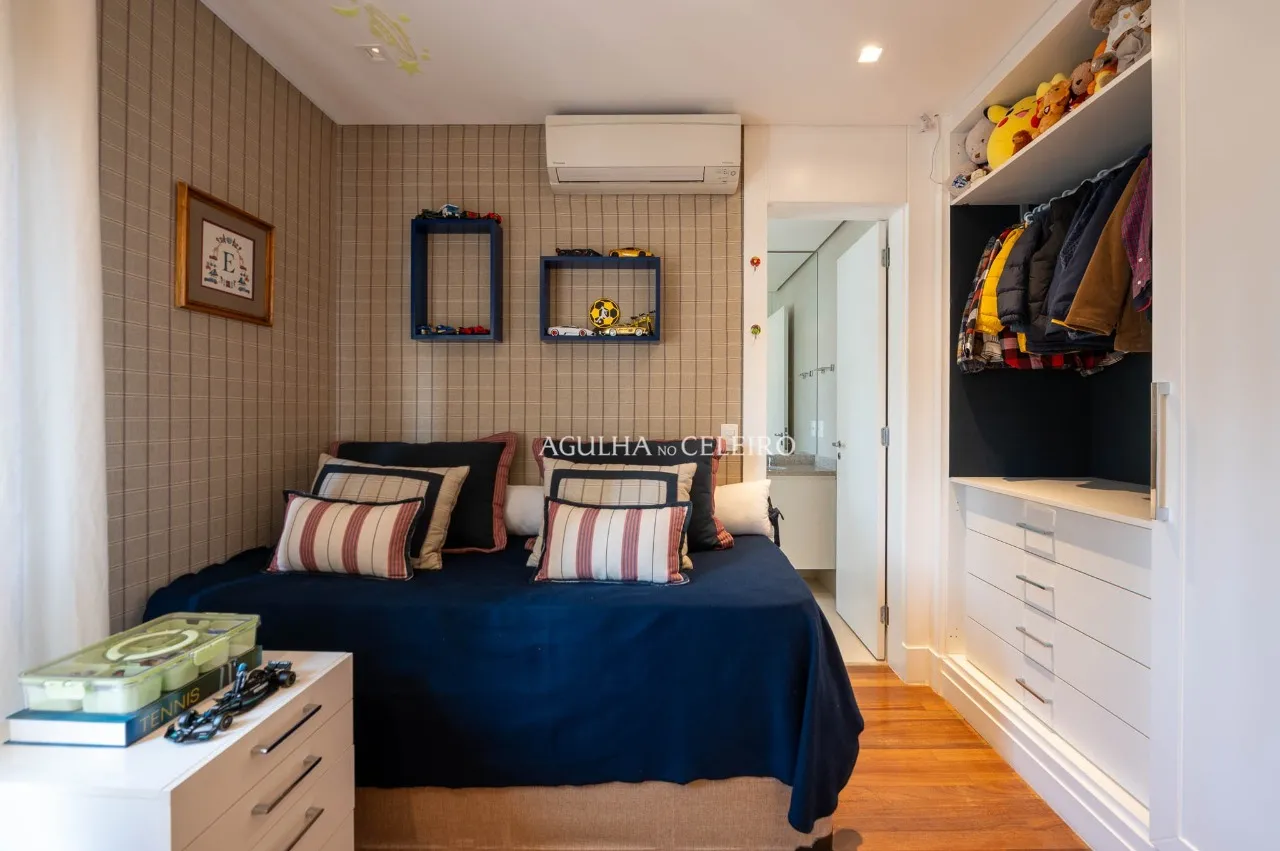 Apartamento reformado em Moema – 22350