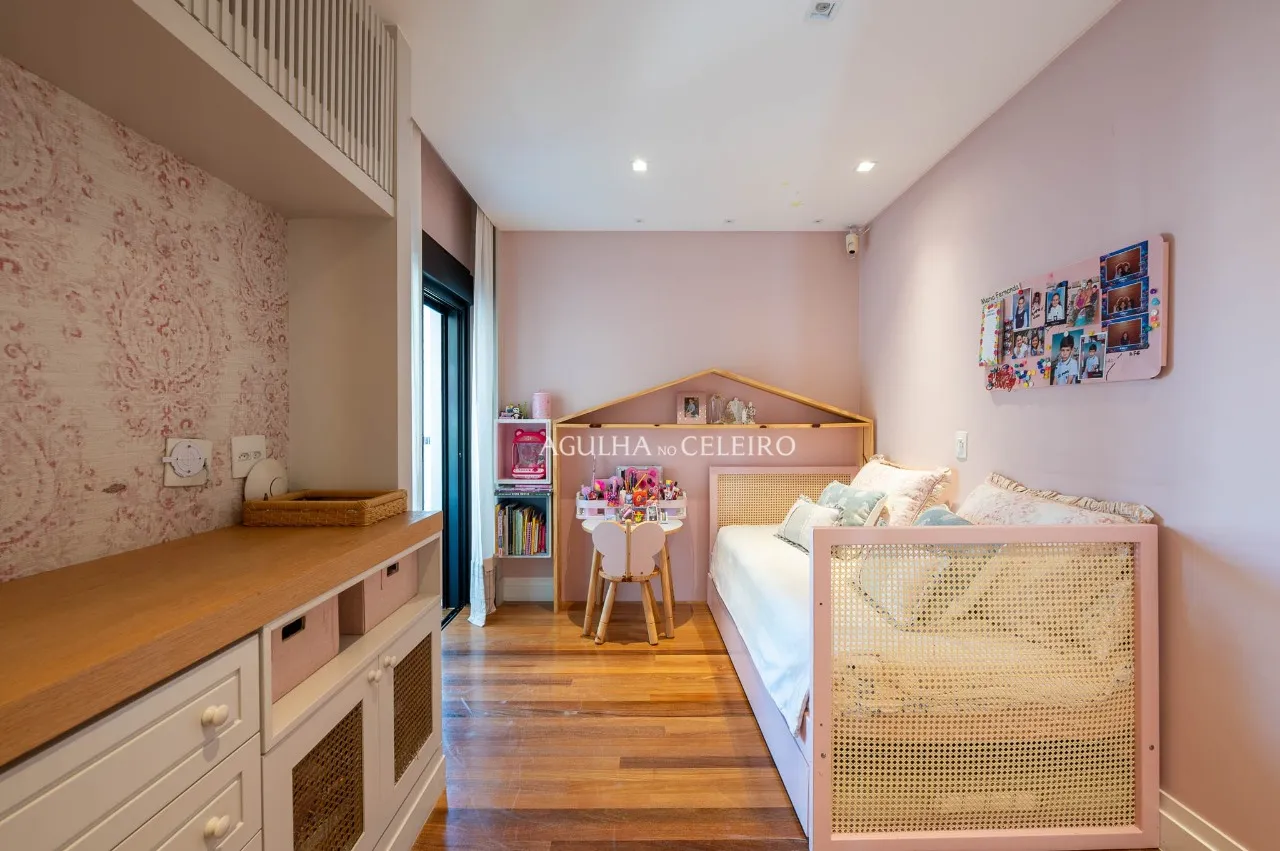Apartamento reformado em Moema – 22350