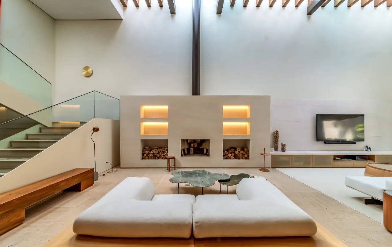 Casa ensolarada, cercada por verde e com a leveza de viver ao ar livre no Jardim América. – 22360
