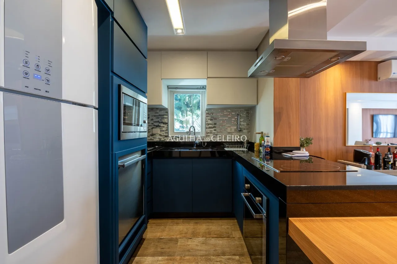 Apartamento de 220 m² totalmente reformado, com piscina, academia e 2 vagas – 22371