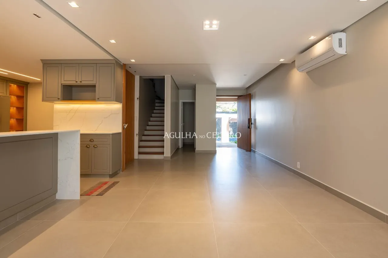 Casa super reformada à venda no Alto de Pinheiros – 22372