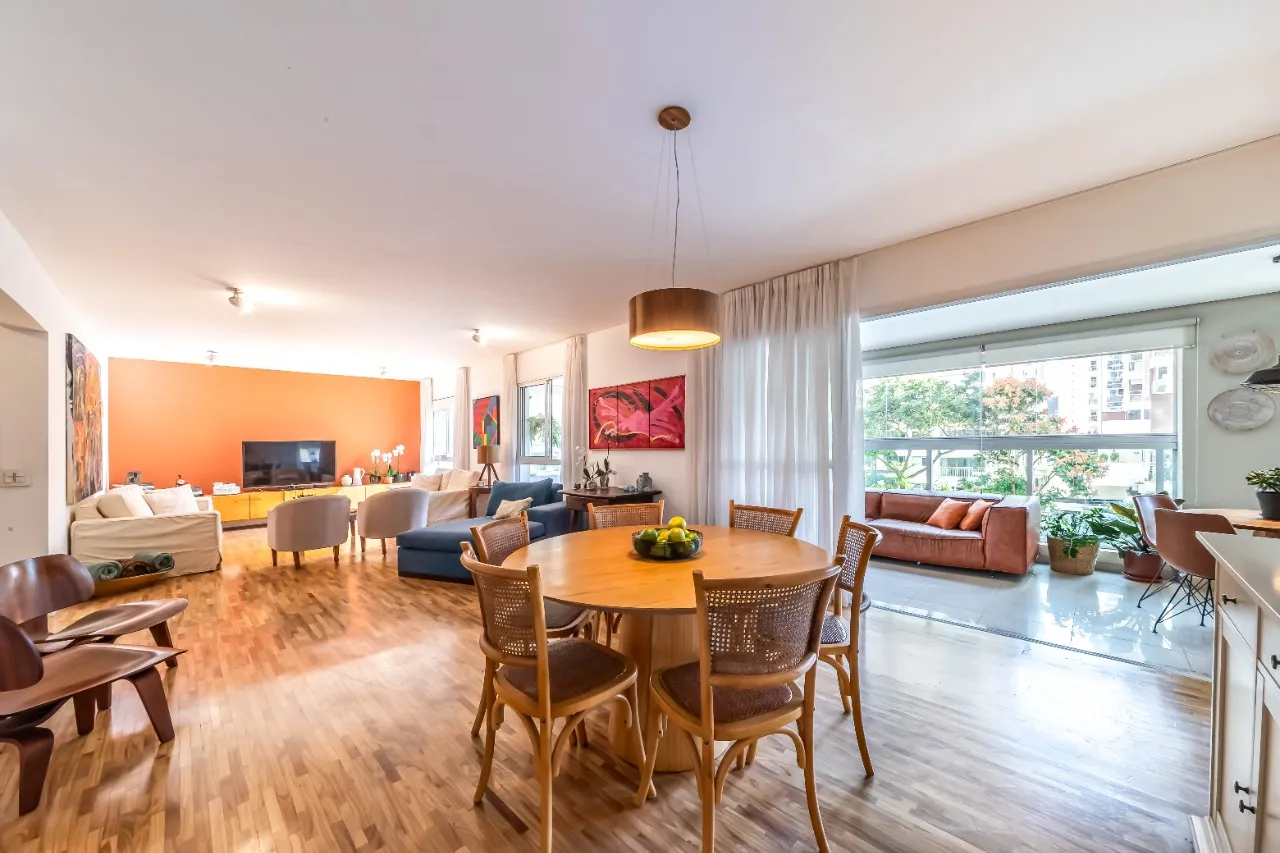 Apartamento reformado, com terraço generoso e lazer completo na Vila Olímpia para viver bem. – 22377