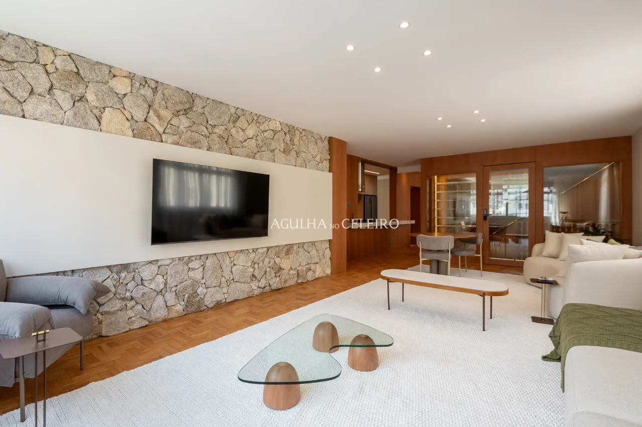 Apartamento a passos da Oscar Freire totalmente reformado e mobiliado. – 22445